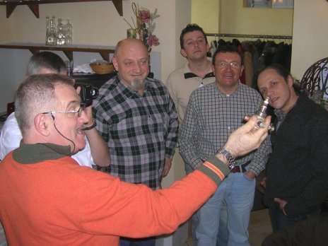 Caccia al nome dell'oggetto misterioso con Giampiero, Sandro, Luigi, Alessandro, Paolo e Dario