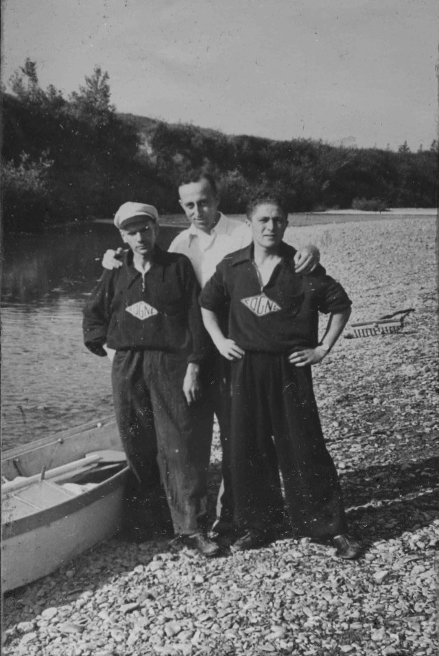 I due canoisti Adriano Giacometti e Bruno Daghia con la maglia della Cogne!