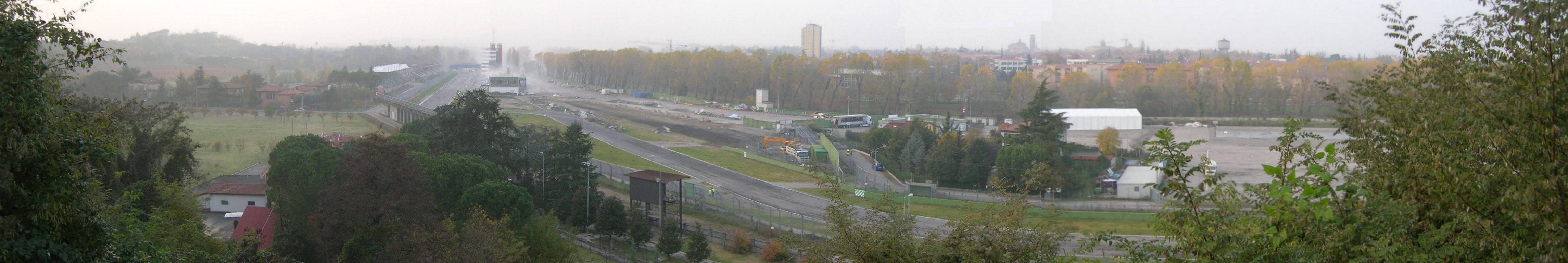 Demilizione box Enzo e Dino Ferrari il 19 Novembre 2006