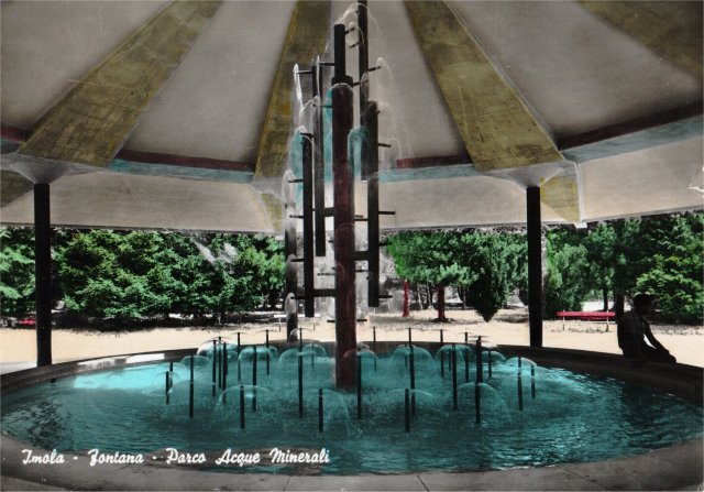 Fontana circolare Parco Acque Minerali anni 60