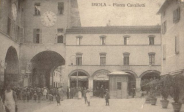 Piazza Cavallotti anno 1916
