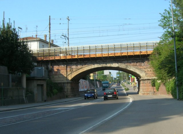 Ponte ferroviario sulla Selice il 13 Aprile 2009