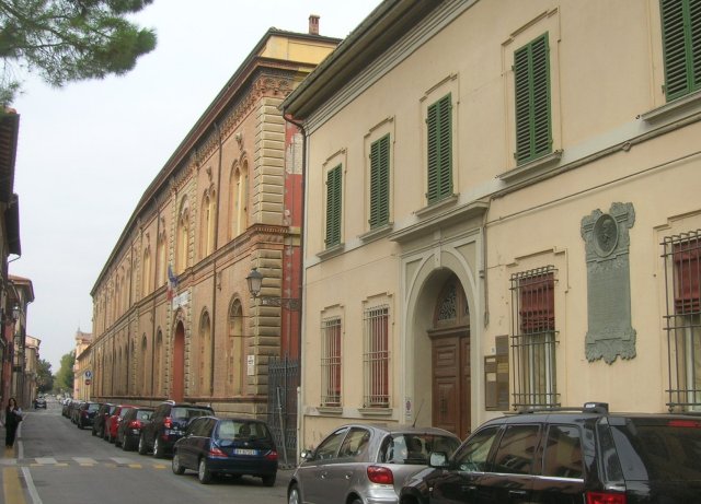 Scuole Carducci entrata in Via Cavour il 19 Ottobre 2008
