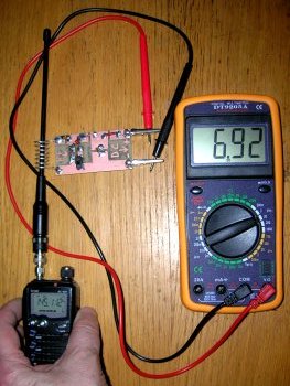 Sonda RF collegata al tester digitale
